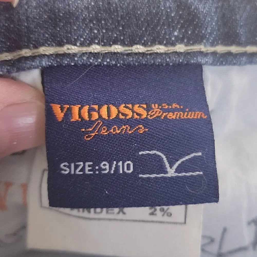Vigoss. Capri jeans. Size 9/10. Embroidery. Sun, Peacock. EUC